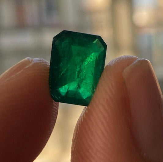 Birthstone of May: Unique Emerald Gift Ideas for Her