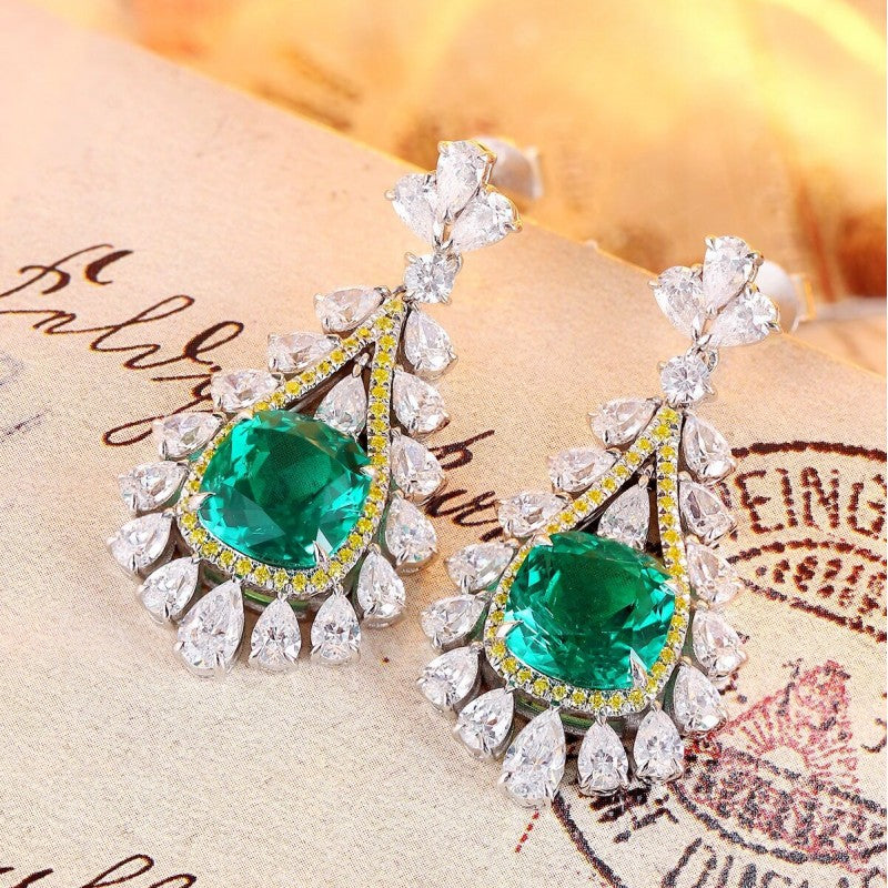 Natural emerald stone
