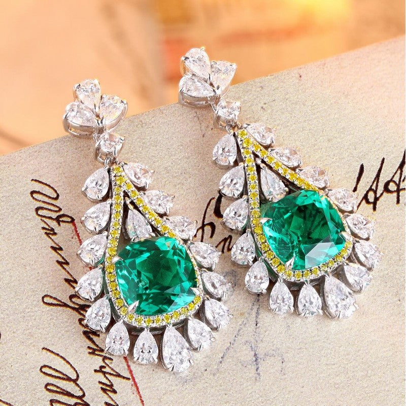 Natural emerald stone