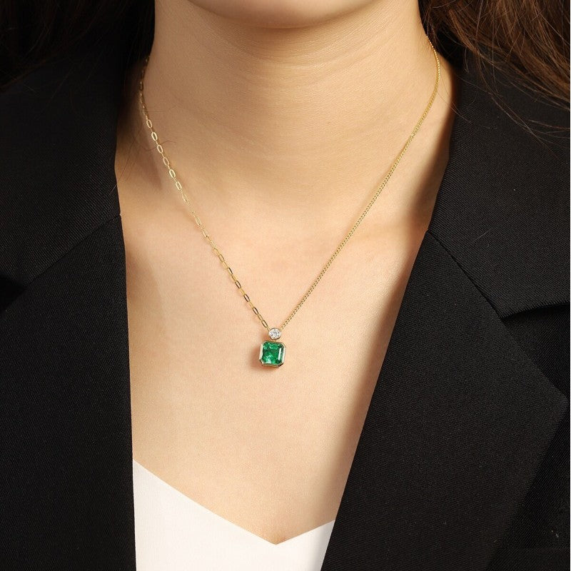 Sierra Centre of Arc Emerald Necklace