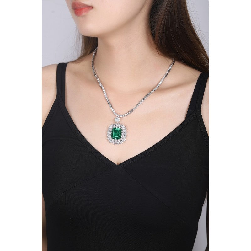 Sierra 18.50 cts Universal Emerald Necklace for her