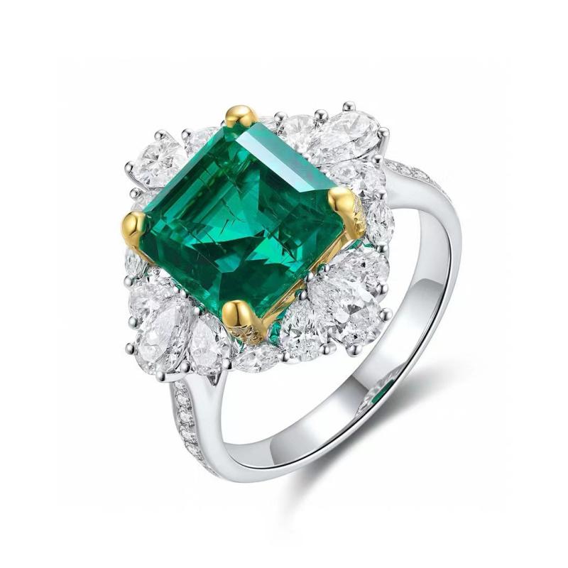 Sierra Majestic Green Emerald Ring