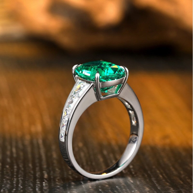 Sierra 3.50 cts Emerald Solstice Ring