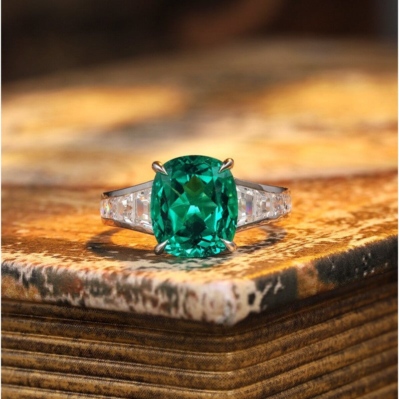Sierra 3.50 cts Emerald Solstice Ring