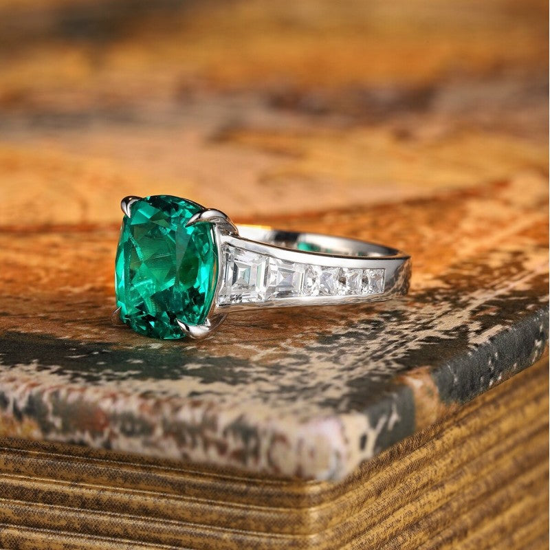 Sierra 3.50 cts Emerald Solstice Ring