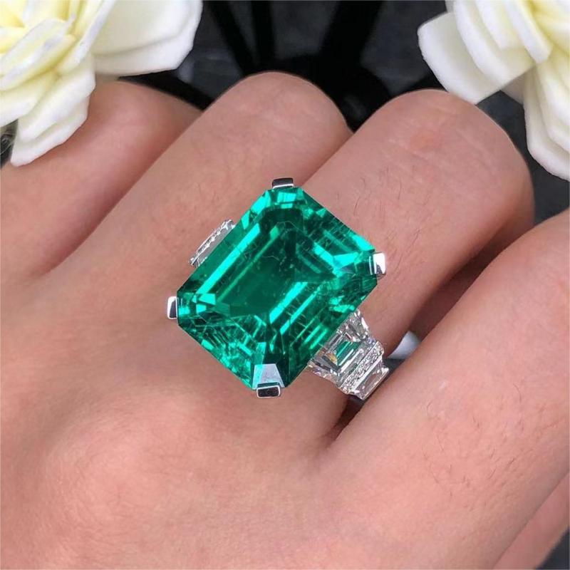 Sierra Imperial Prism Emerald Ring