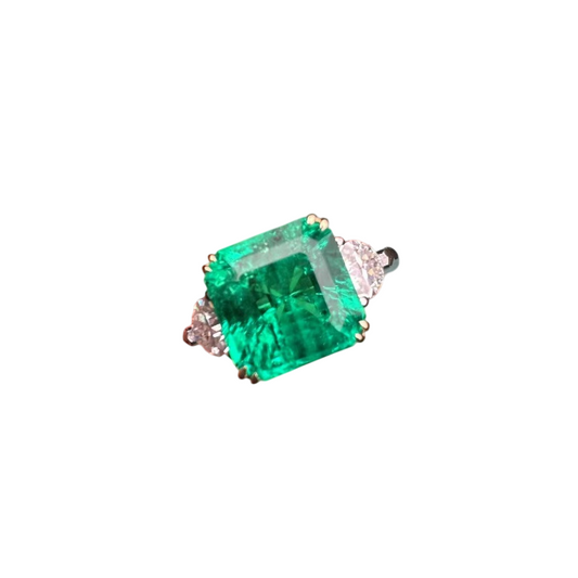 Sierra 4.5 cts Dynasty Emerald Ring