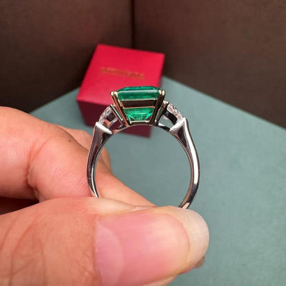 Sierra 4.5 cts Dynasty Emerald Ring