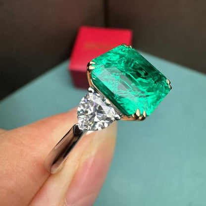 Sierra 4.5 cts Dynasty Emerald Ring