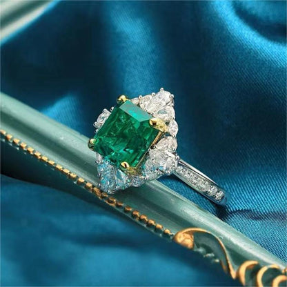 Sierra Majestic Green Emerald Ring
