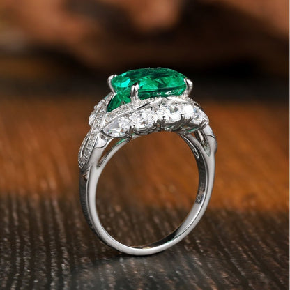 Sierra  3.4 cts Queen's Aura Emerald Ring