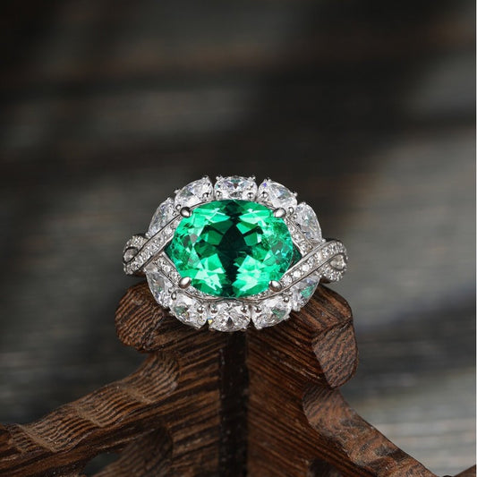 Sierra  3.4 cts Queen's Aura Emerald Ring