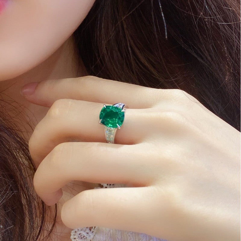 Sierra 3.50 cts Emerald Solstice Ring